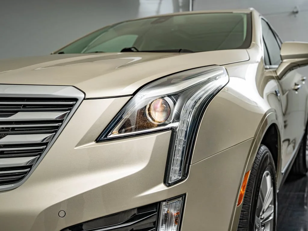 Used 2017 Silver Coast Metallic Cadillac Luxury image 13