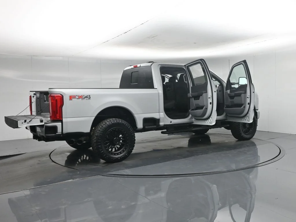 New 2026 Avalanche Ford XL image 4