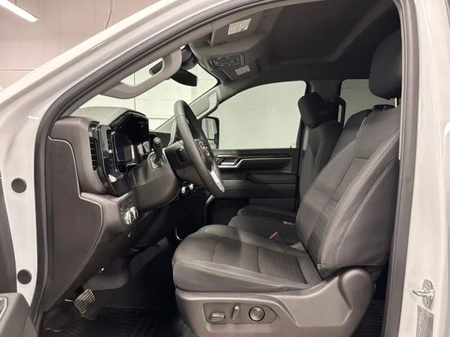 Used 2025 White GMC SLE image 16