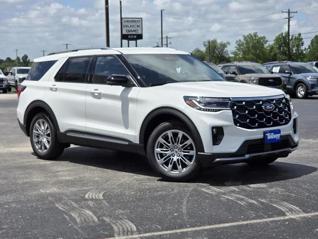New 2026 Star White Metallic Tri-Coat Ford Platinum™ image 2