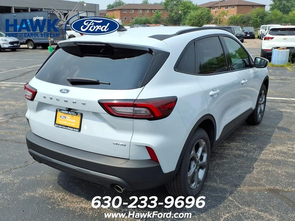 Used 2025 Silver Metallic Ford ST-Line Select image 7