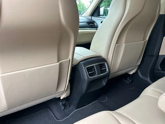 Used 2021  Acura Base image 31