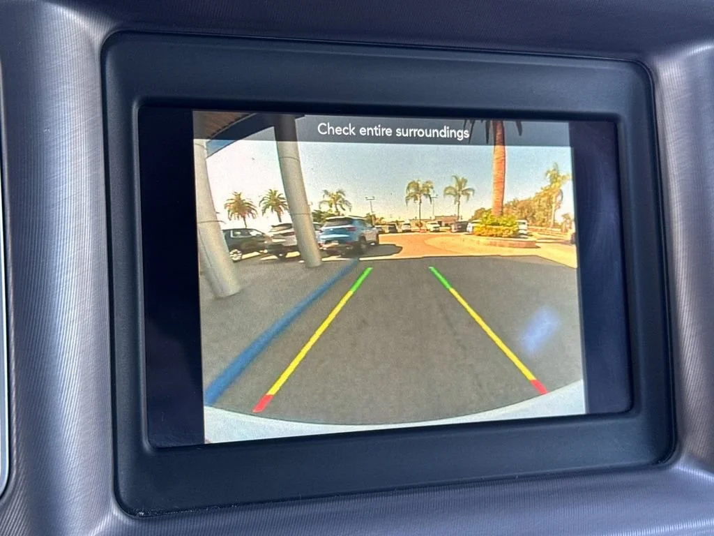Used 2022 White Dodge SXT RWD image 20