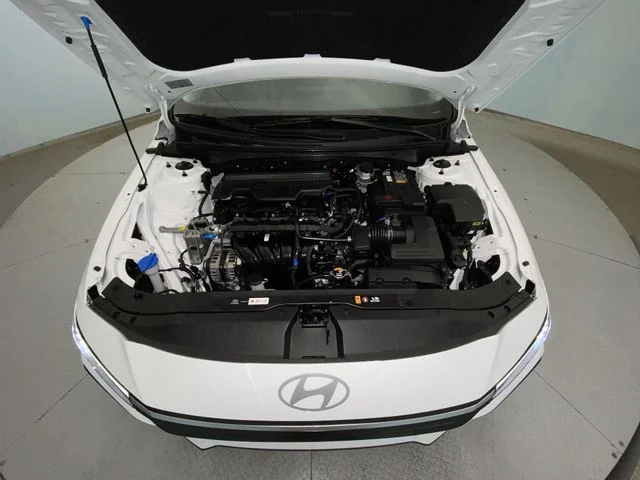 Used 2026 White Hyundai SE image 24