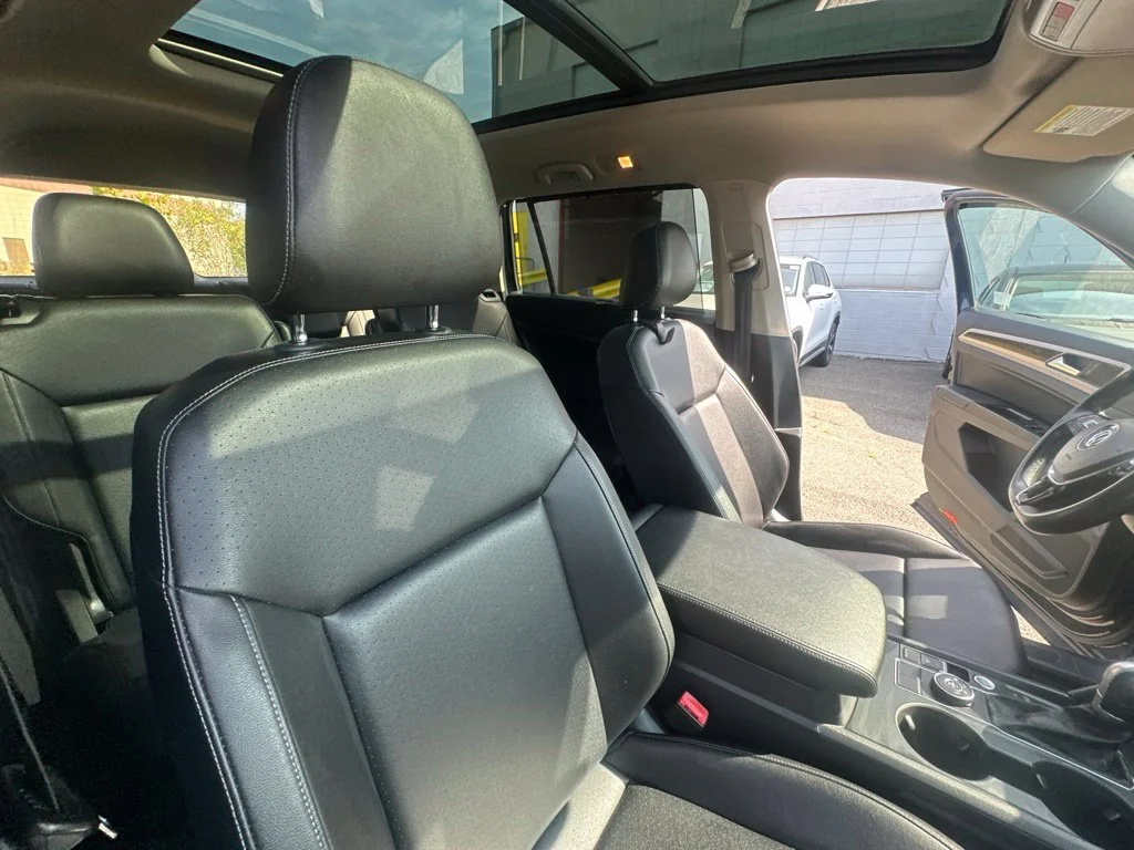 Used 2019 Black Volkswagen 3.6L V6 SE image 37