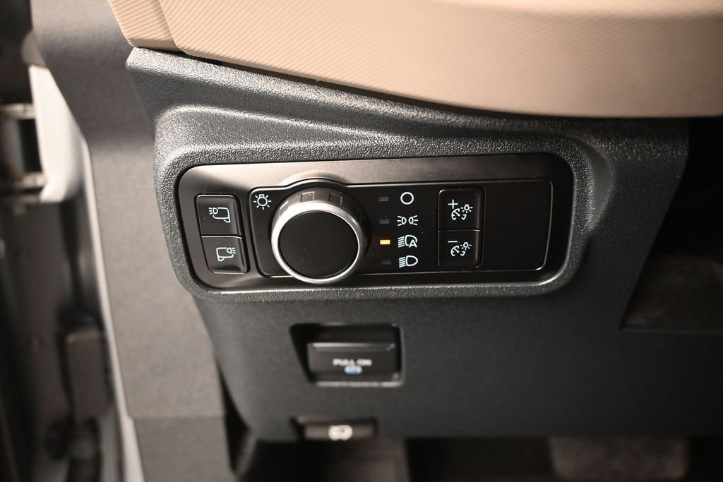 Used 2023 Silver Ford Wildtrak image 13