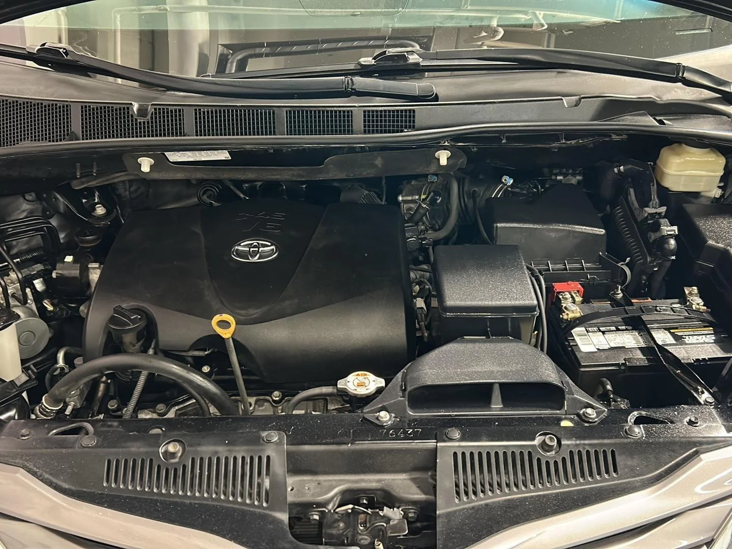 Used 2017 Midnight Black Metallic Toyota XLE Premium image 39