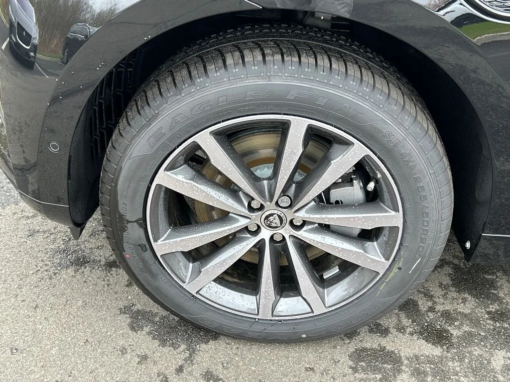 2026 Jaguar F-Pace R-Dynamic S - Photo 8