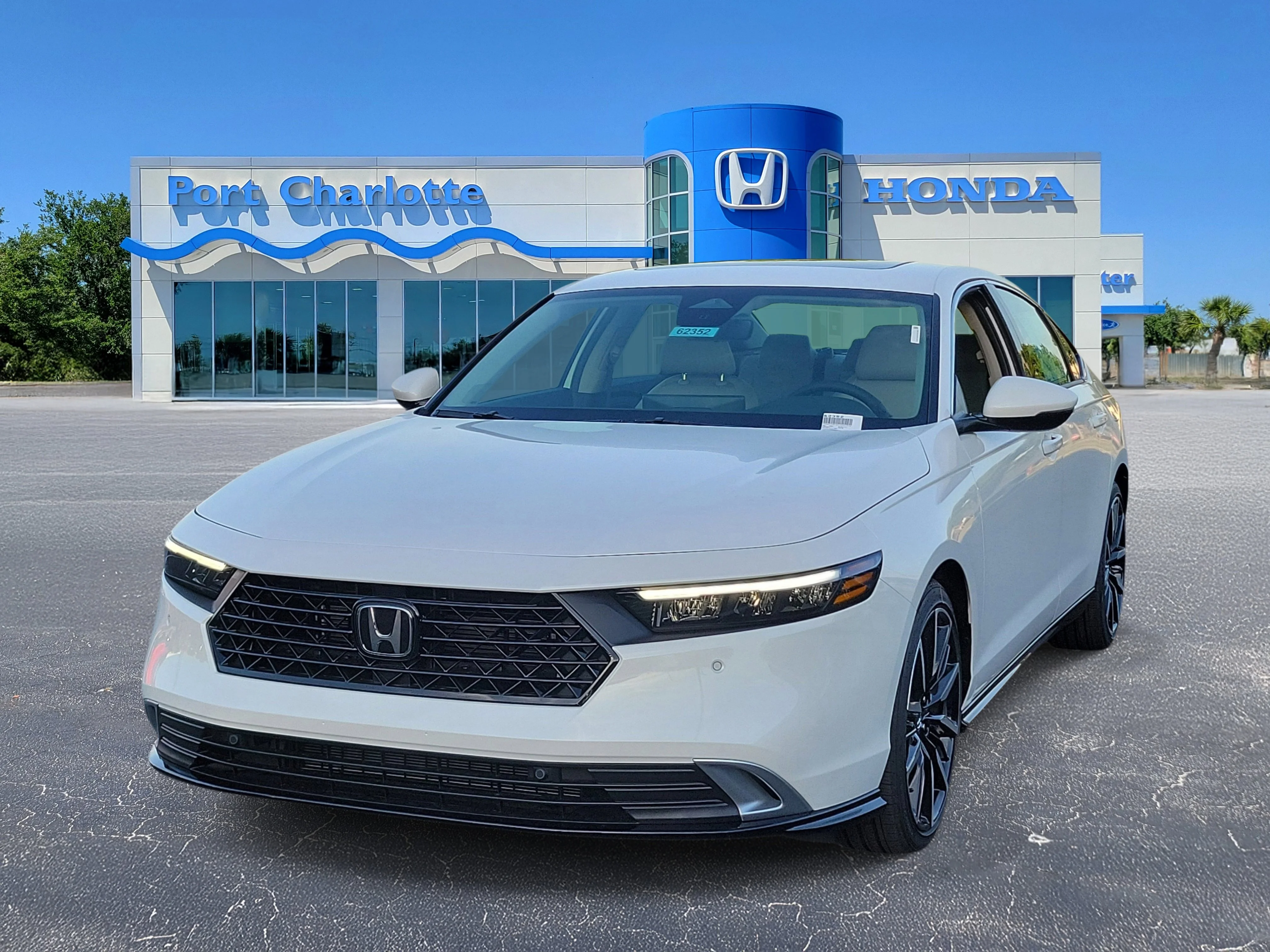 New 2026 Platinum White Pearl Honda Touring image 4