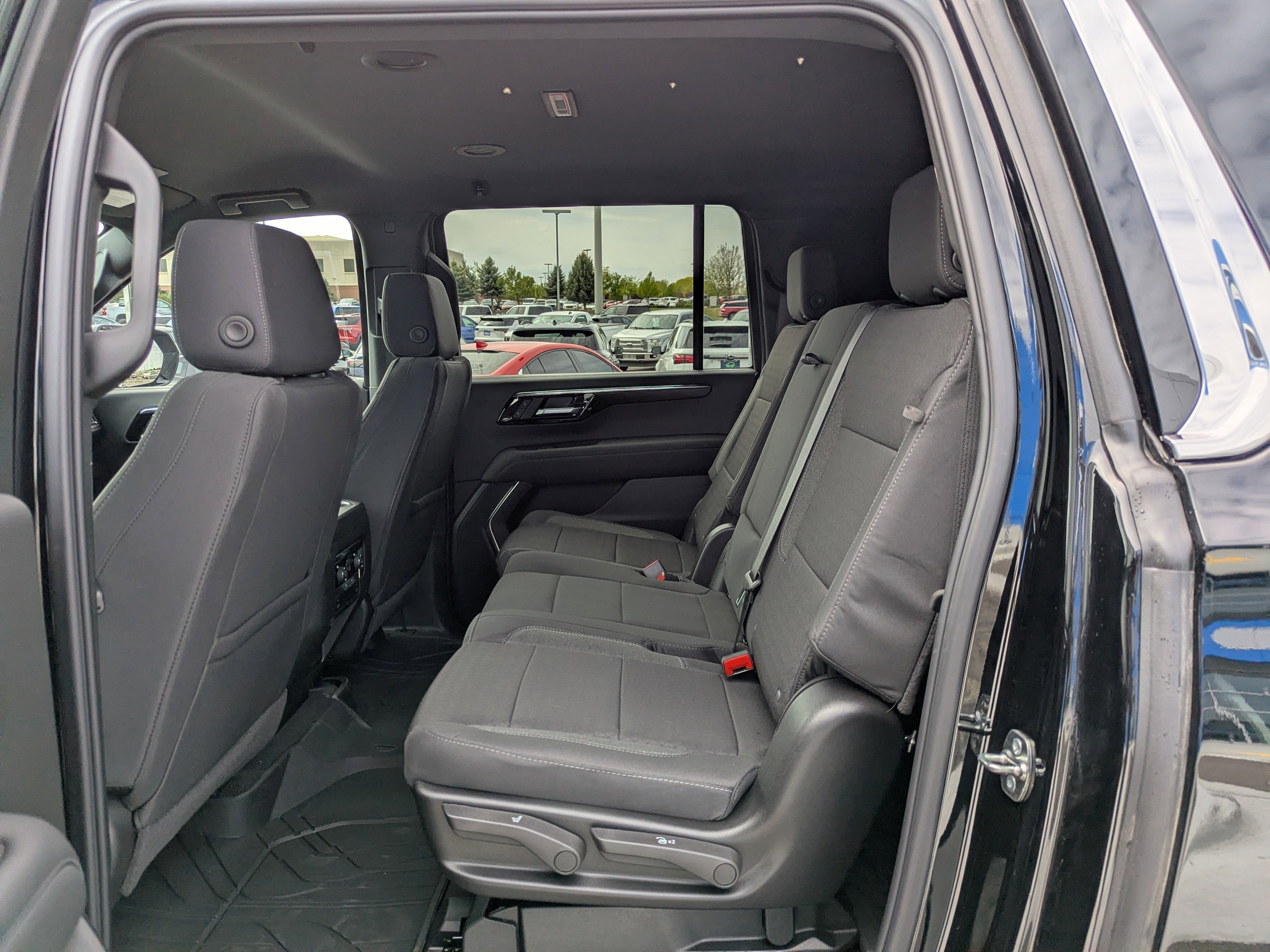 2026 Chevrolet Suburban LS - Photo 31