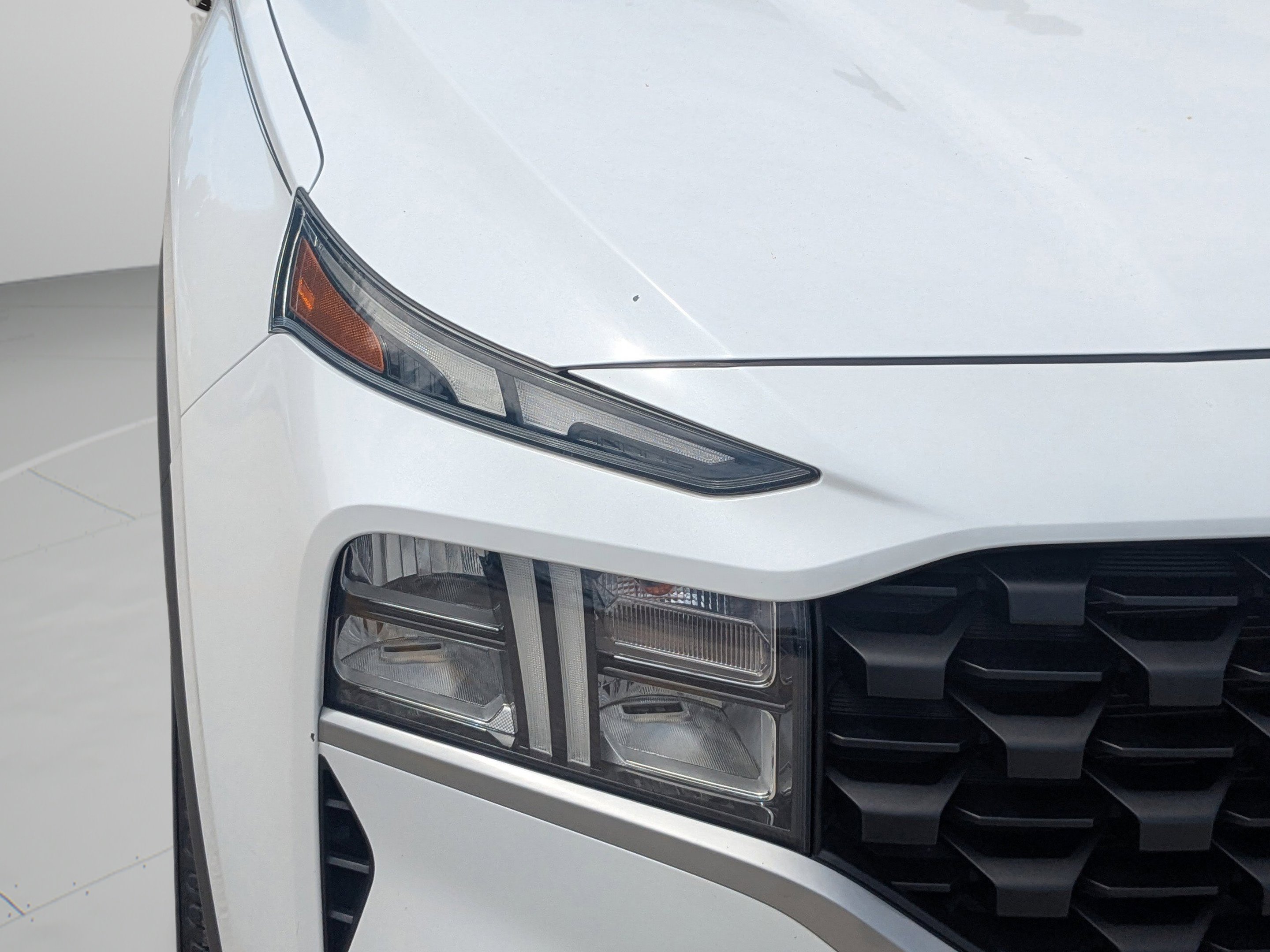 Used 2021 Quartz White Hyundai SE image 10