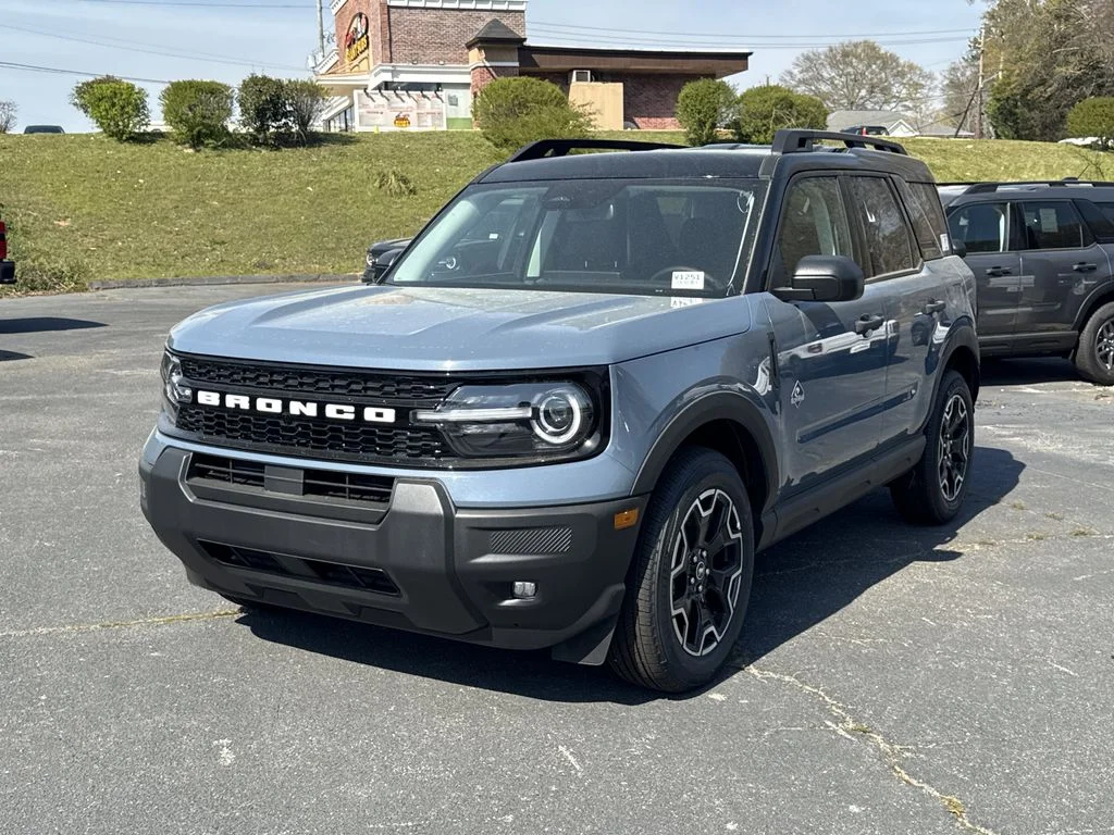 New 2026 Azure Gray Metallic Tri-Coat Ford Outer Banks® image 3
