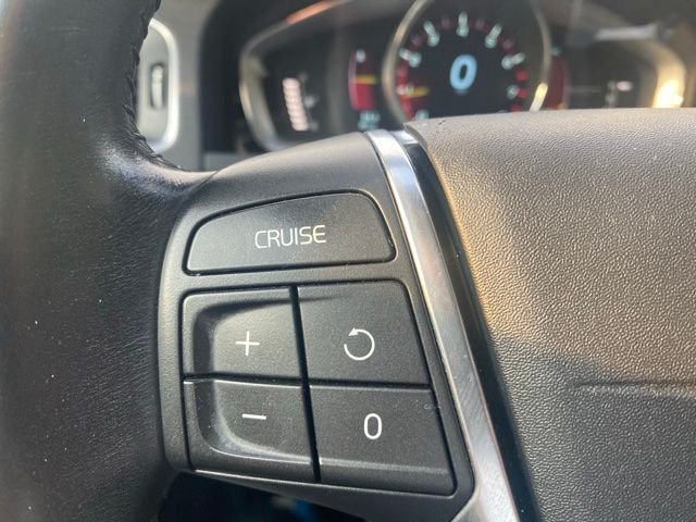 Used 2015 Black Volvo T5 Premier Plus image 18