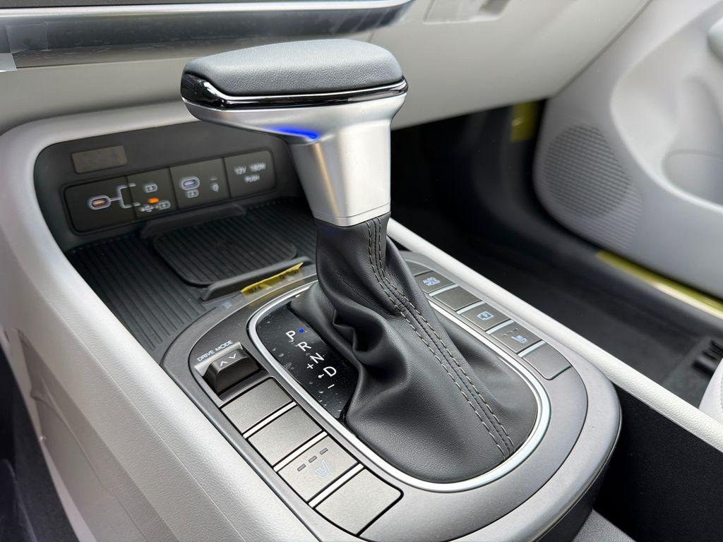 New 2026 Blue Hyundai SEL Sport FWD image 31