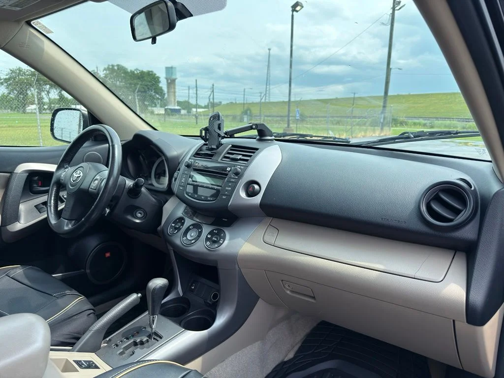 Used 2007 Black Toyota Limited image 23