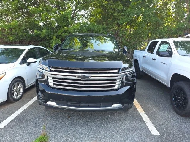 Used 2021 Black Chevrolet High Country image 2