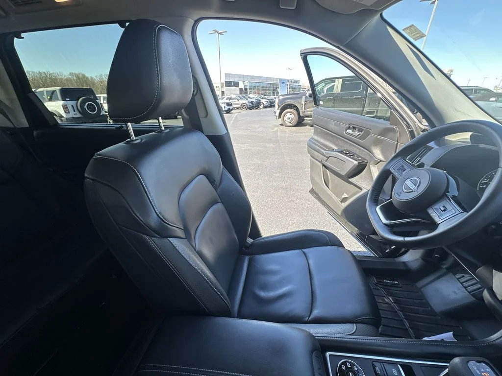 Used 2023 Black Nissan SL image 15