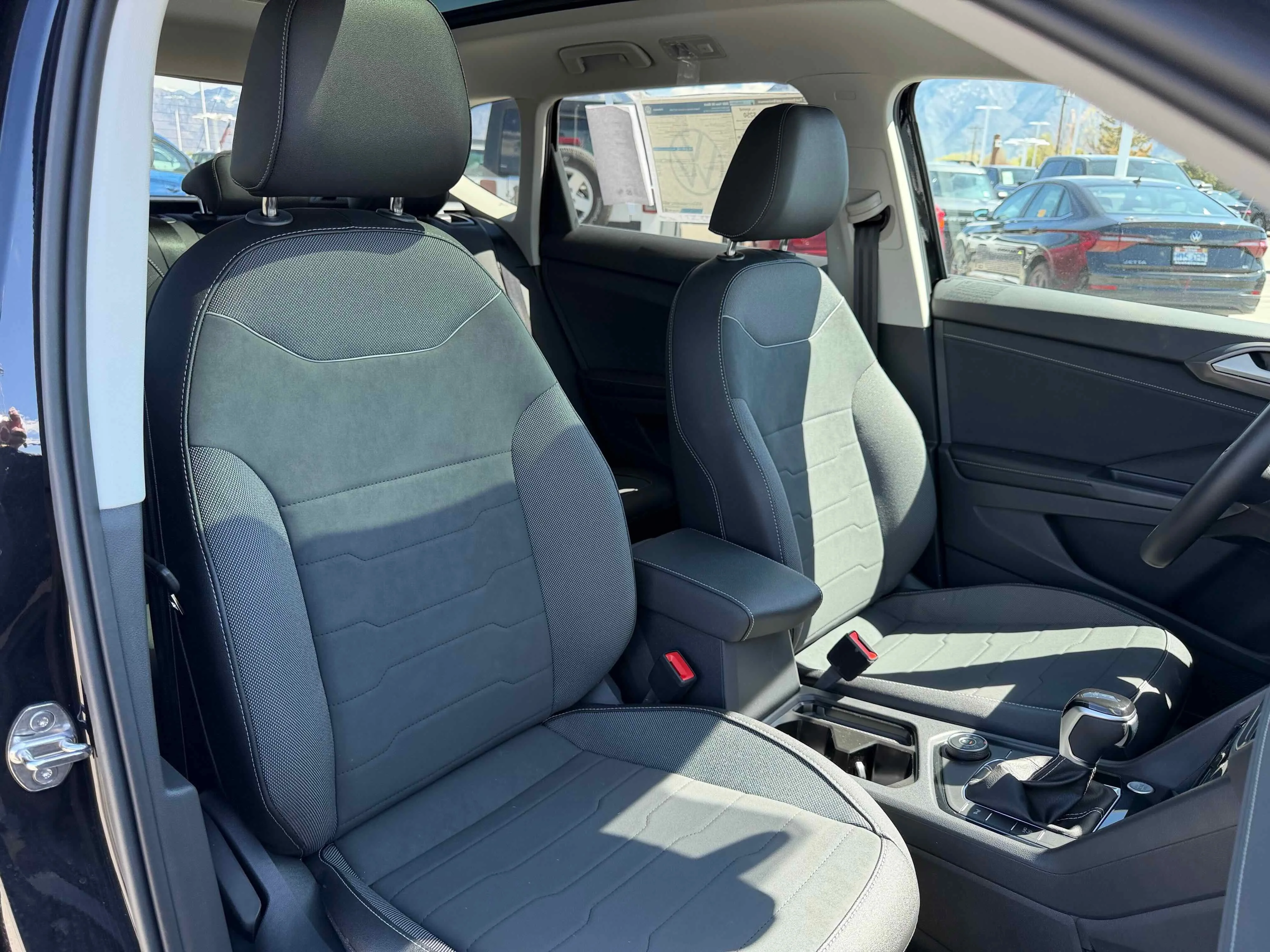 New 2026 Deep Black Volkswagen SE Black image 31