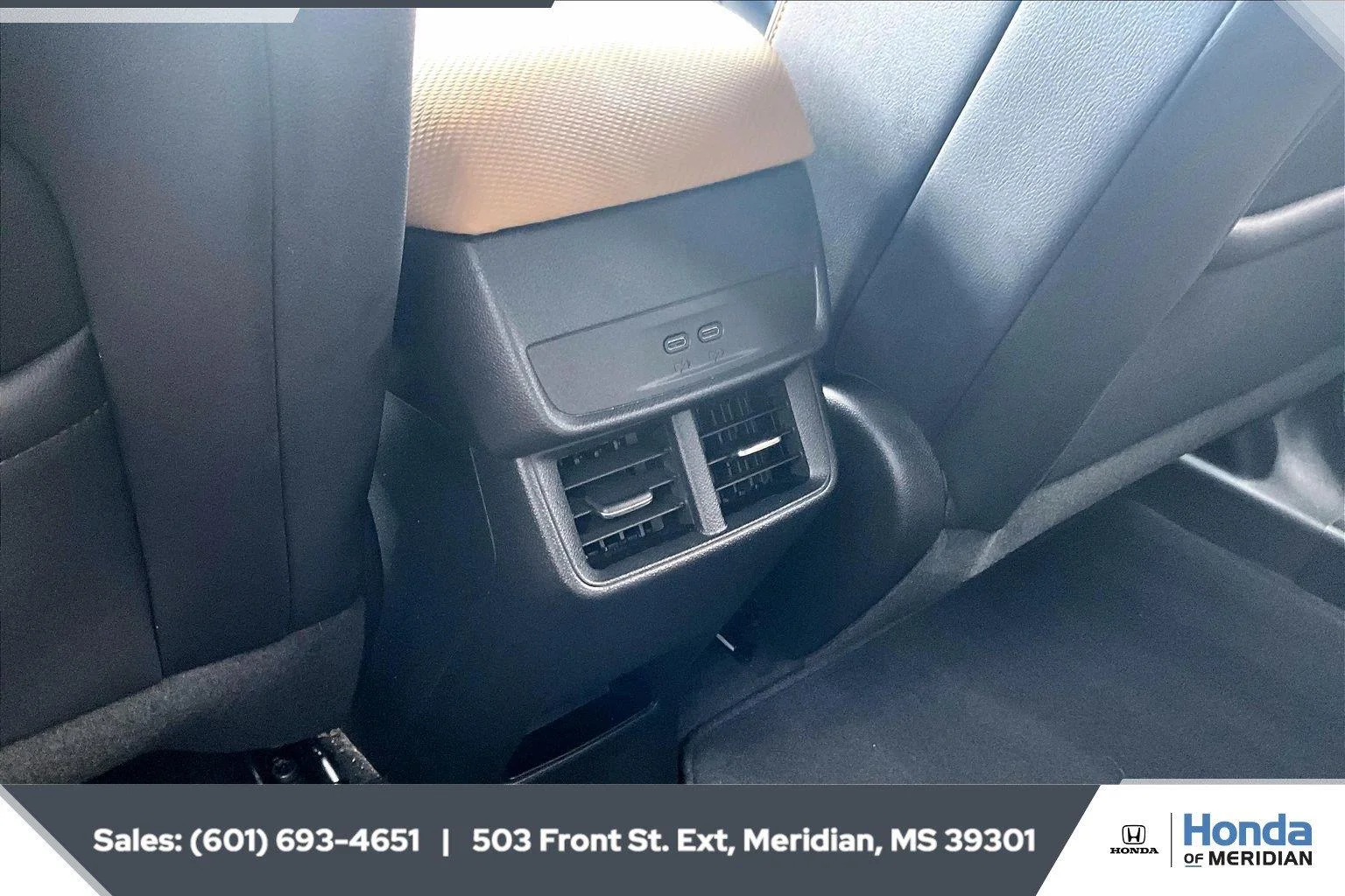 Used 2025 Sterling Gray Metallic Chevrolet AWD ACTIV image 24