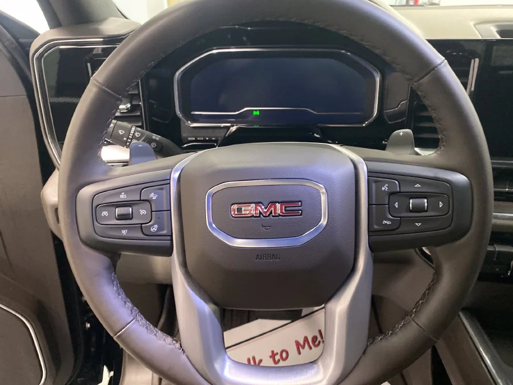 Used 2025 Black GMC SLT image 18