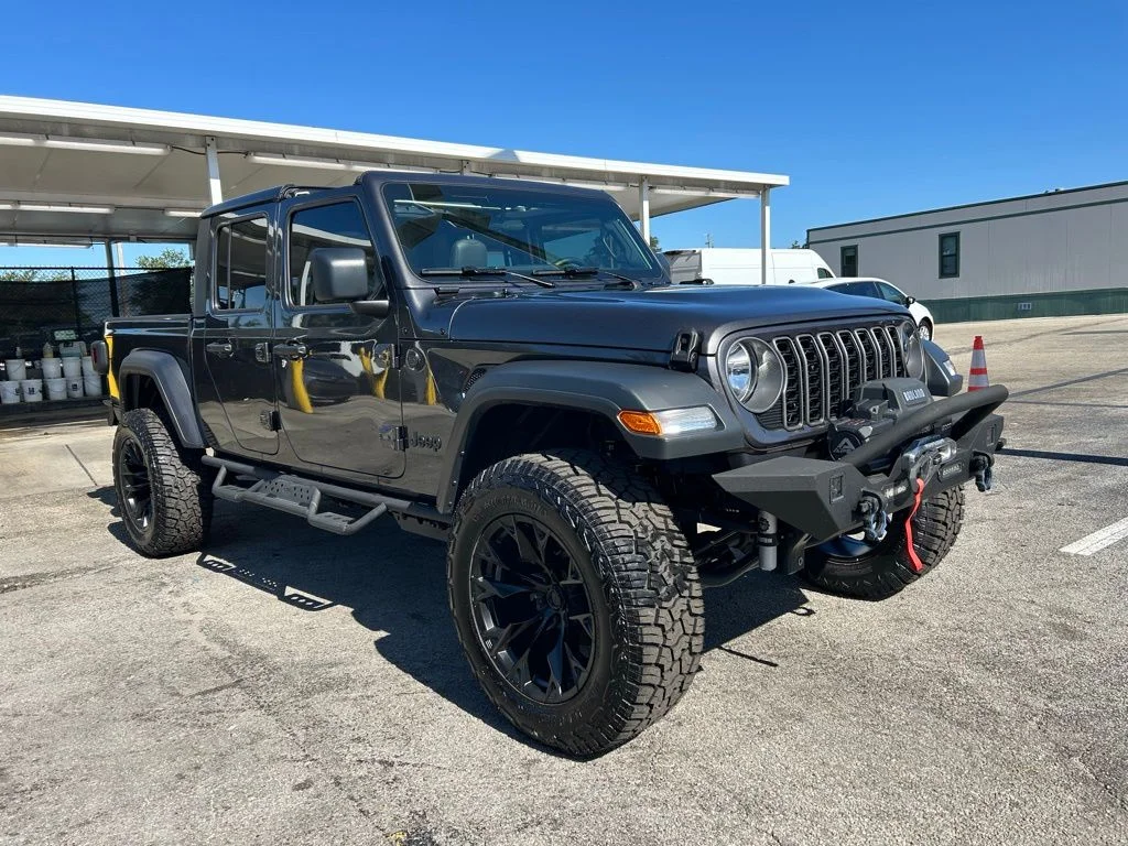 New 2026 Granite Crystal Metallic Clear-Coat Exterior Paint Jeep Sport image 2