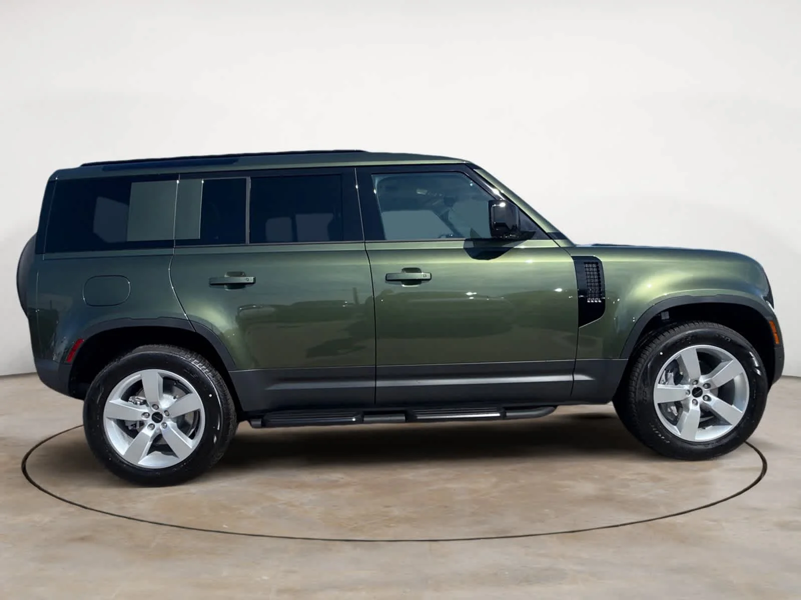 New 2026 Woolstone Green Land Rover S image 6