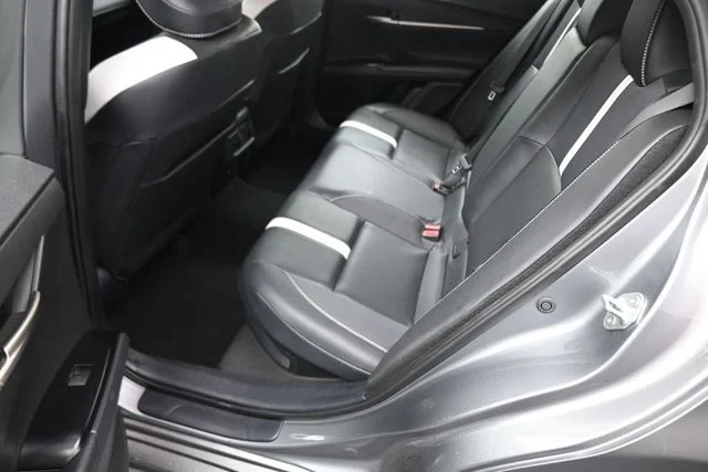 Used 2025  Toyota SE image 19