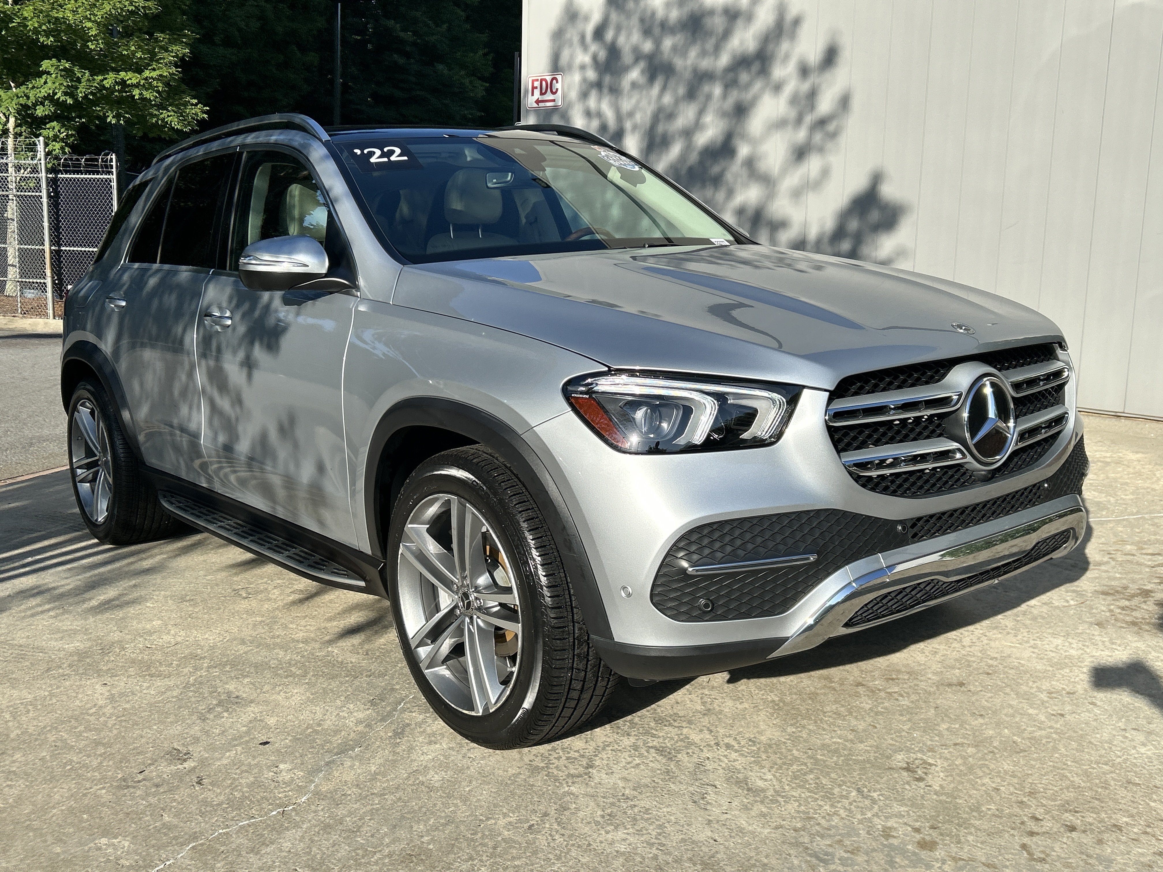 Certified Used 2022 Cirrus Silver Metallic Mercedes-Benz GLE 350 SUV image 4