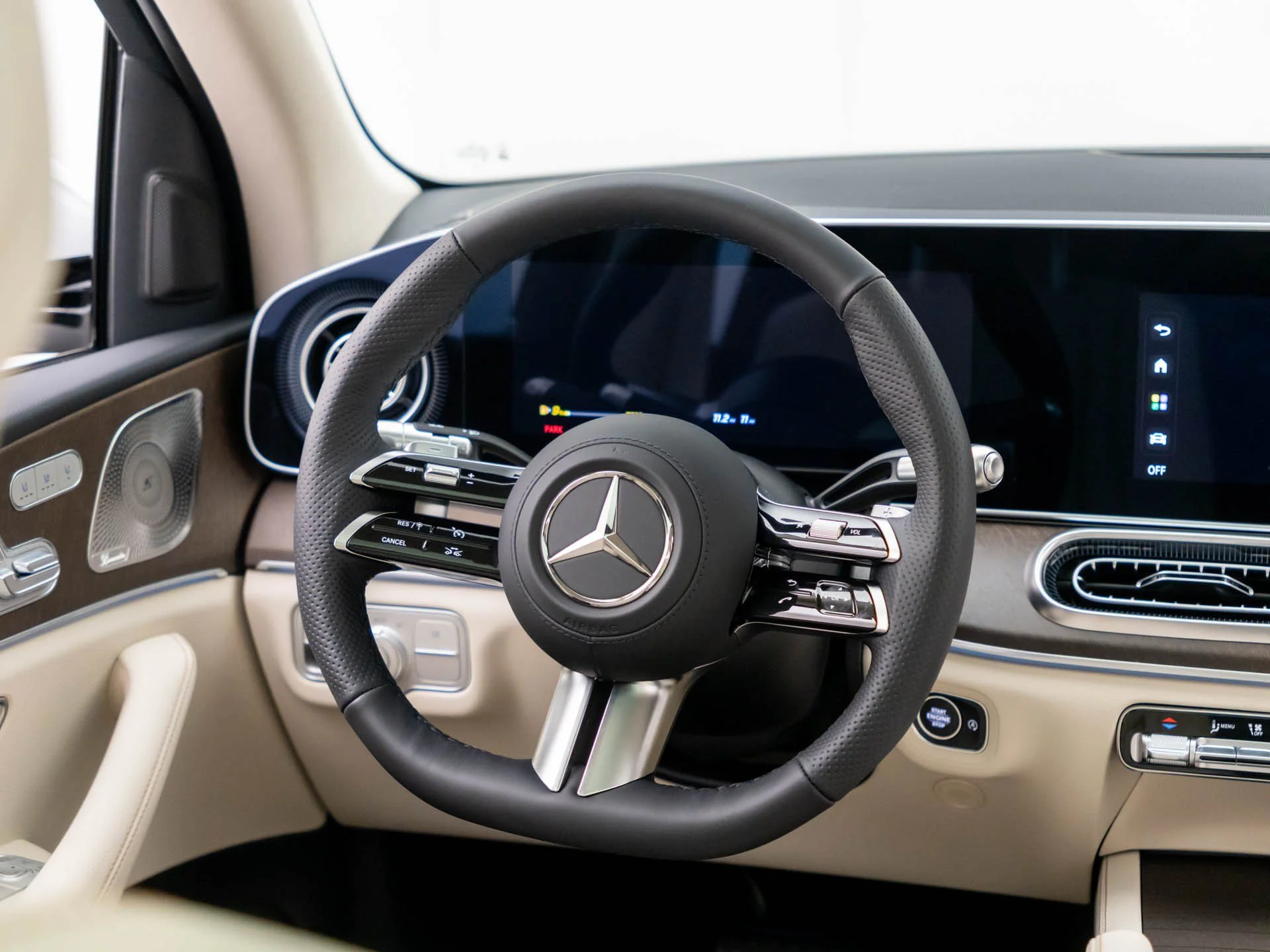 New 2027 White Mercedes-Benz GLE 450 image 11