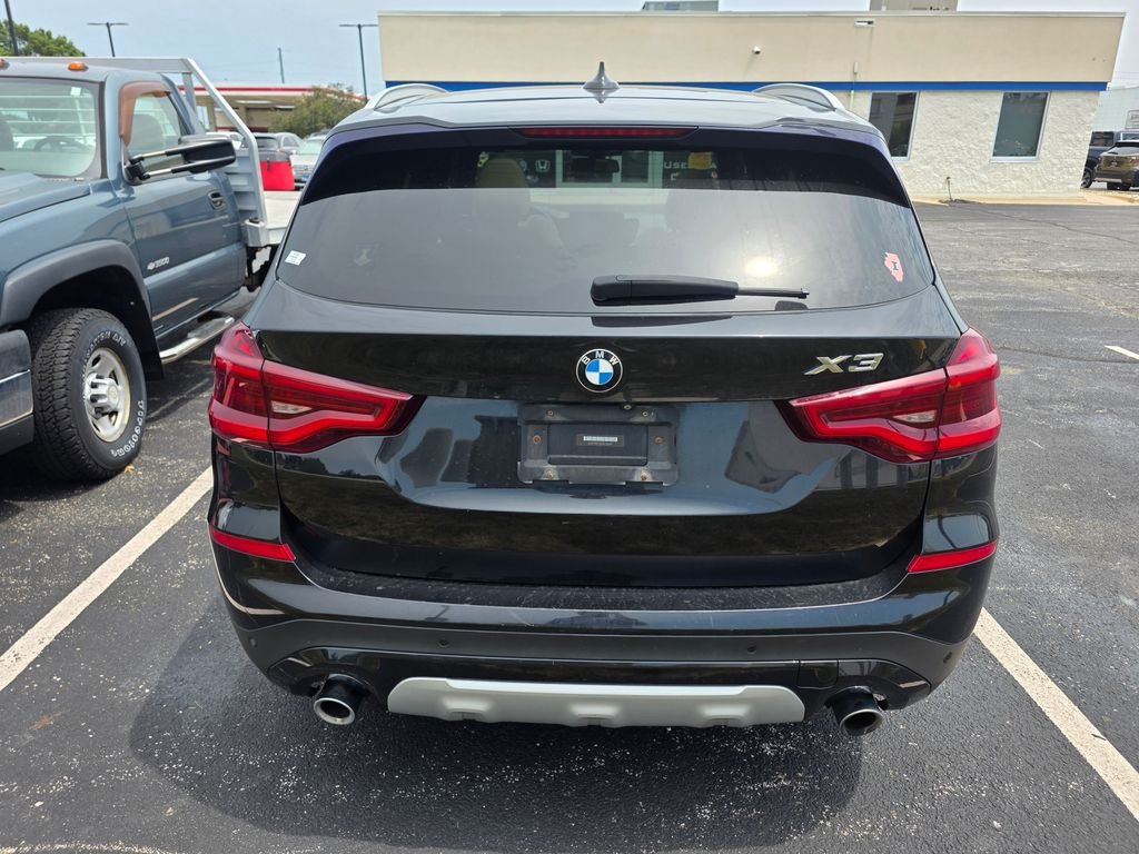 Used 2018 Black Sapphire Metallic BMW xDrive30i image 3