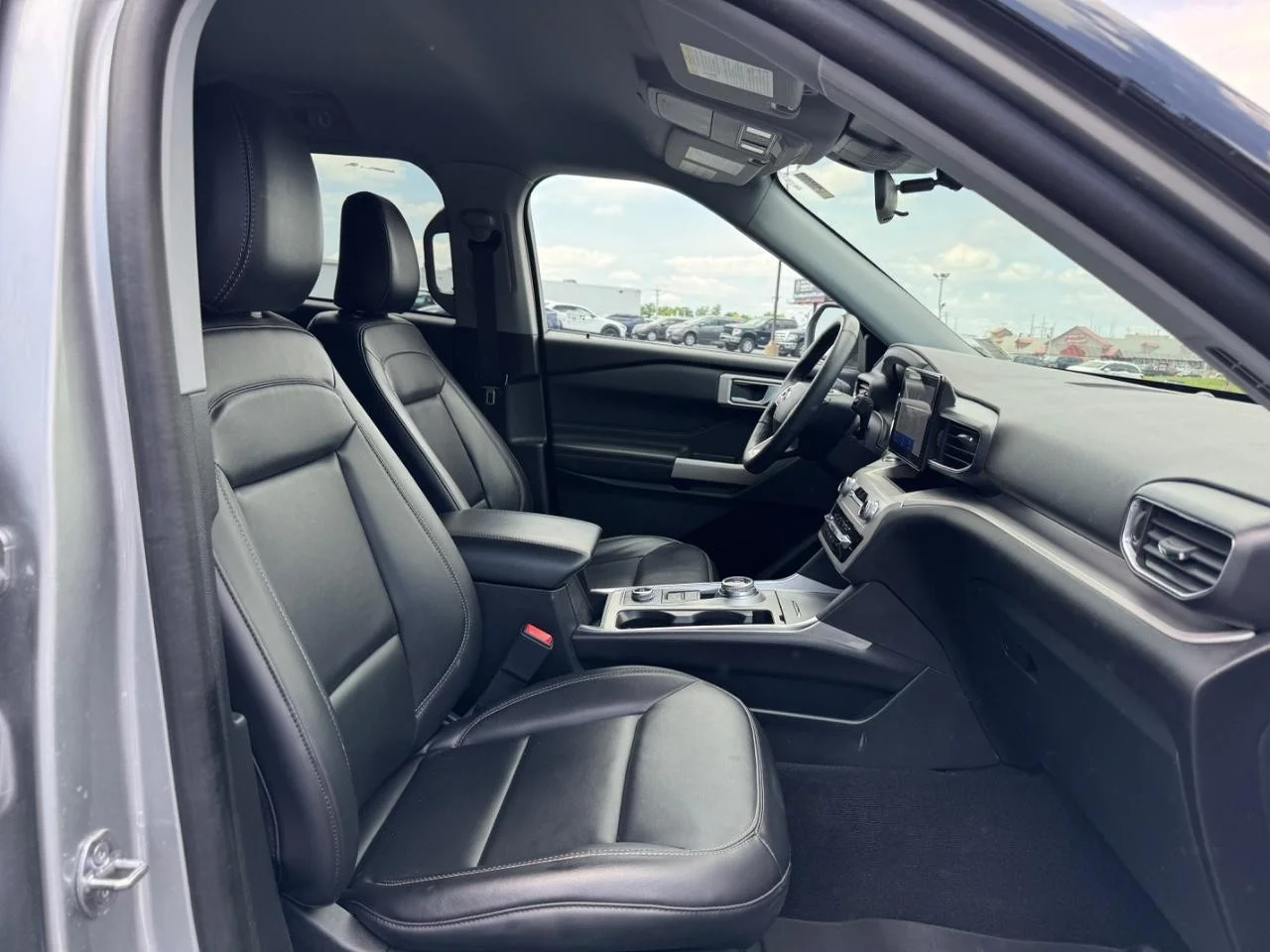 Used 2023 Iconic Silver Ford XLT image 18