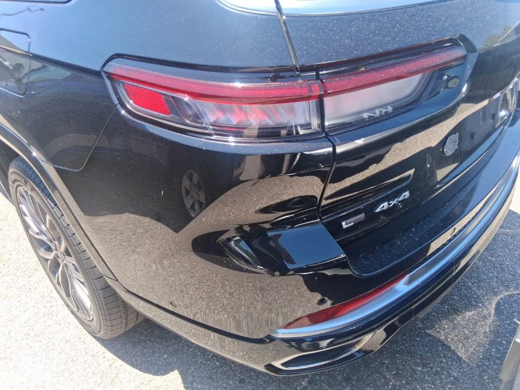 Used 2021 Black Jeep Summit image 4