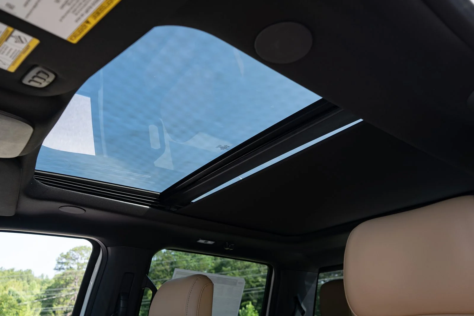 New 2026 Star White Metallic Tri-Coat Ford F-250® Lariat® image 31
