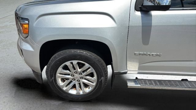 Used 2020 Silver GMC SLT image 31