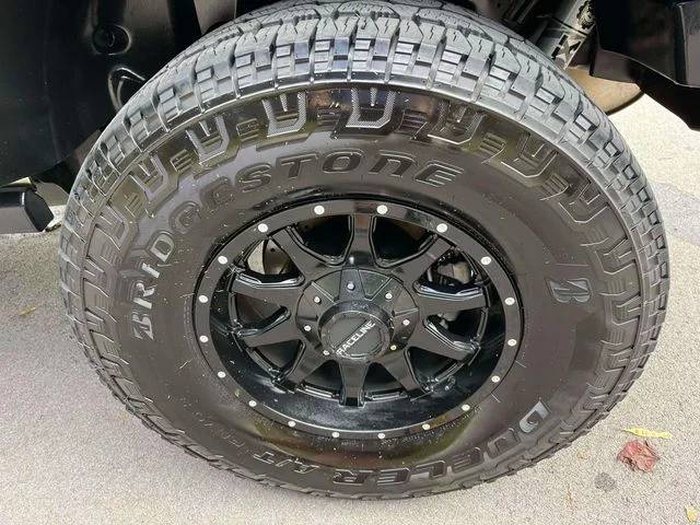 Certified Used 2018 Bright White Clearcoat Jeep Unlimited Rubicon image 12