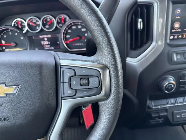 Used 2022 Summit White Chevrolet Custom image 27