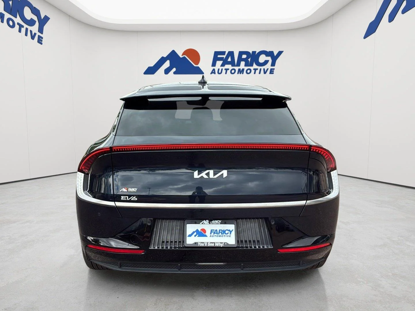 Used 2023 Gravity Blue Kia Wind image 7