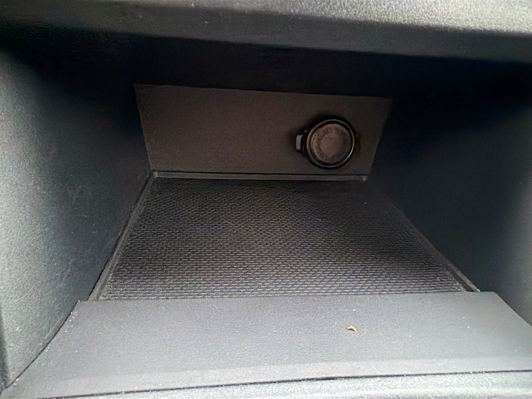 Used 2019 Dark Gray Metallic Subaru Limited image 29