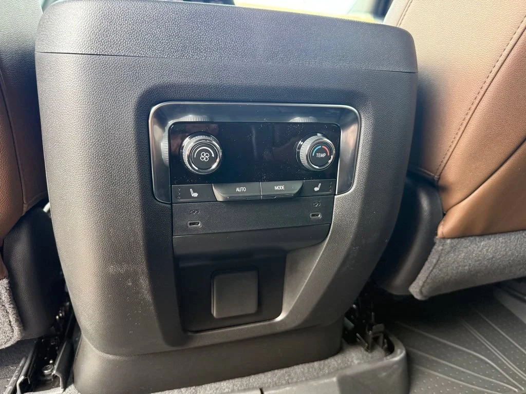 2026 Chevrolet Suburban High Country - Photo 15