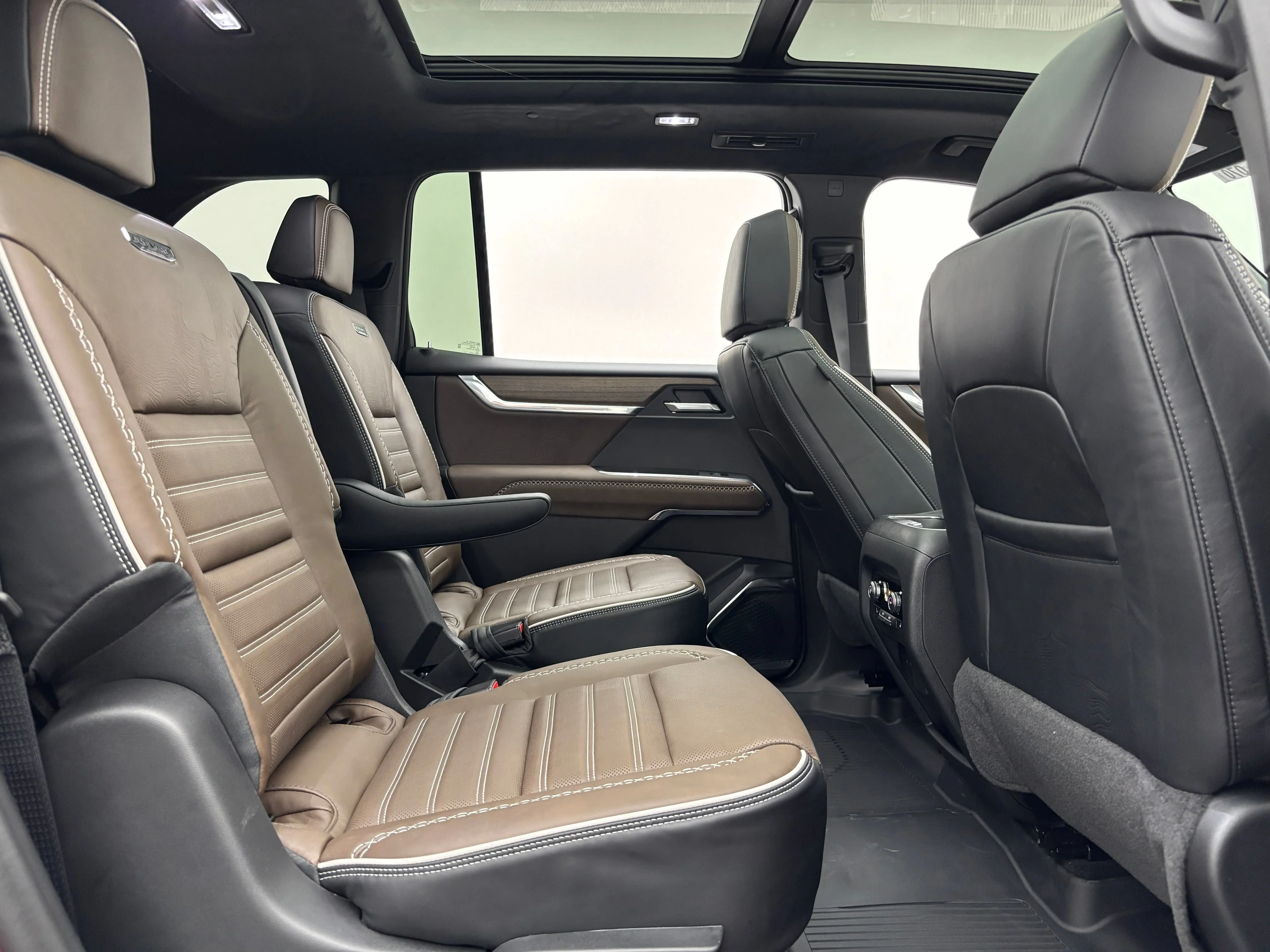 2026 GMC Acadia Denali Ultimate - Photo 41