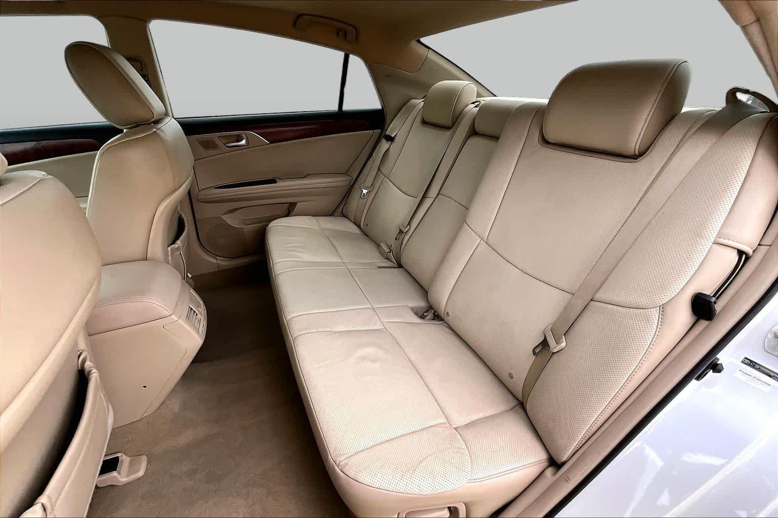 Used 2012 Blizzard Pearl Toyota Limited image 21