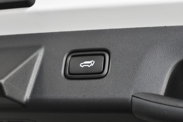 New 2026 White Hyundai SEL Premium AWD image 40