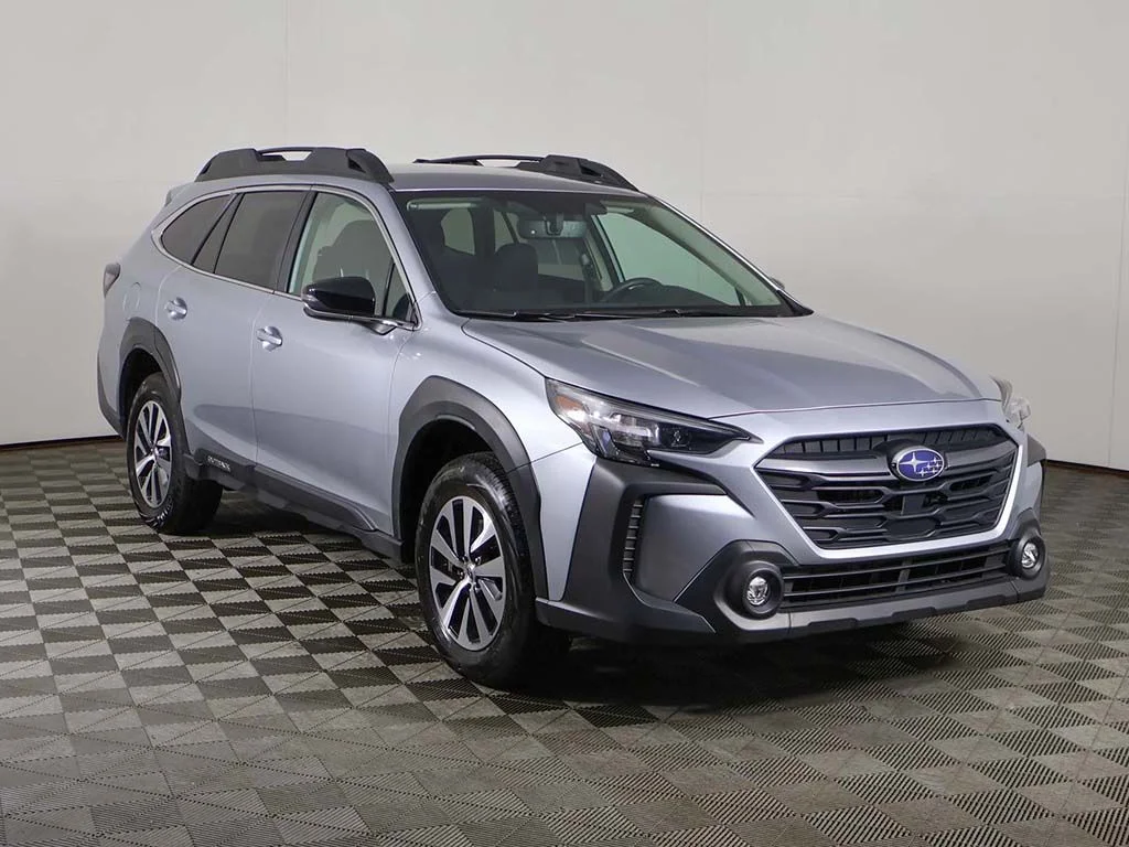 Used 2025 Ice Silver Metallic Subaru Premium image 47