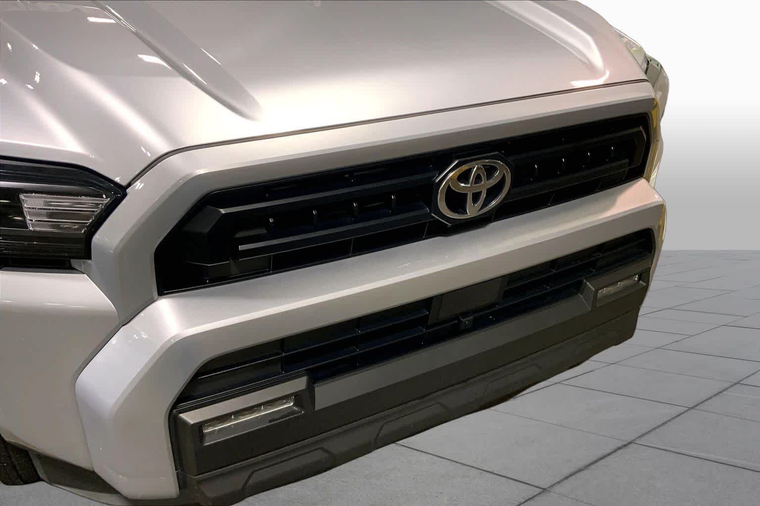 Used 2025 Cutting Edge Toyota SR5 image 30