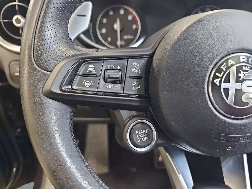 Used 2023 Gray Alfa Romeo Veloce image 17