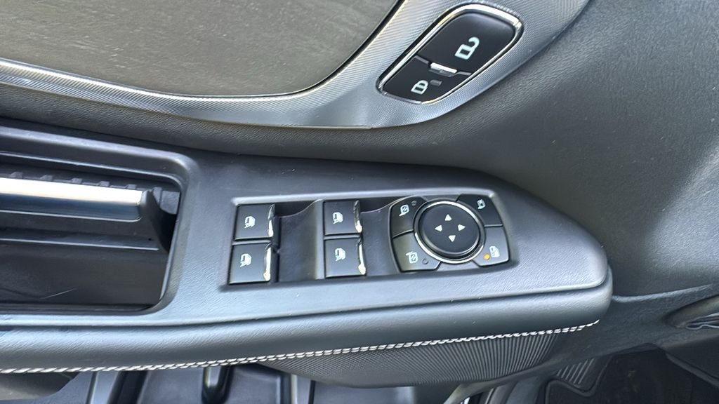 Used 2025 Black Metallic Ford Platinum image 14