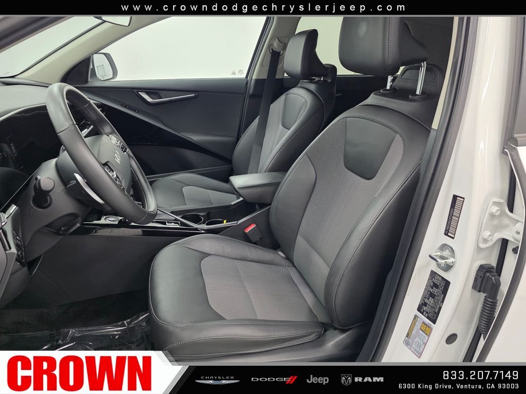 Used 2023 White Kia EX image 20