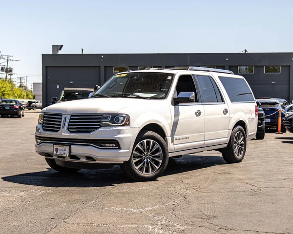 2017 Lincoln Navigator L Select