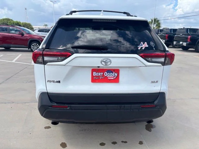Used 2023 White Toyota XLE image 5