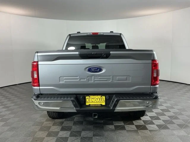Used 2023  Ford XLT image 5